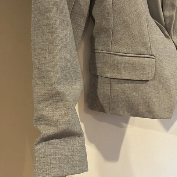 Express - Gray Fitted Blazer (Size US 8) - Picture 4 of 7